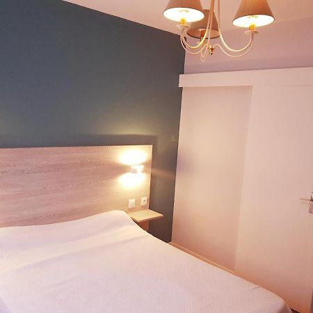 Hotel Restaurant Le Bourgneuf Morlaas Eksteriør billede