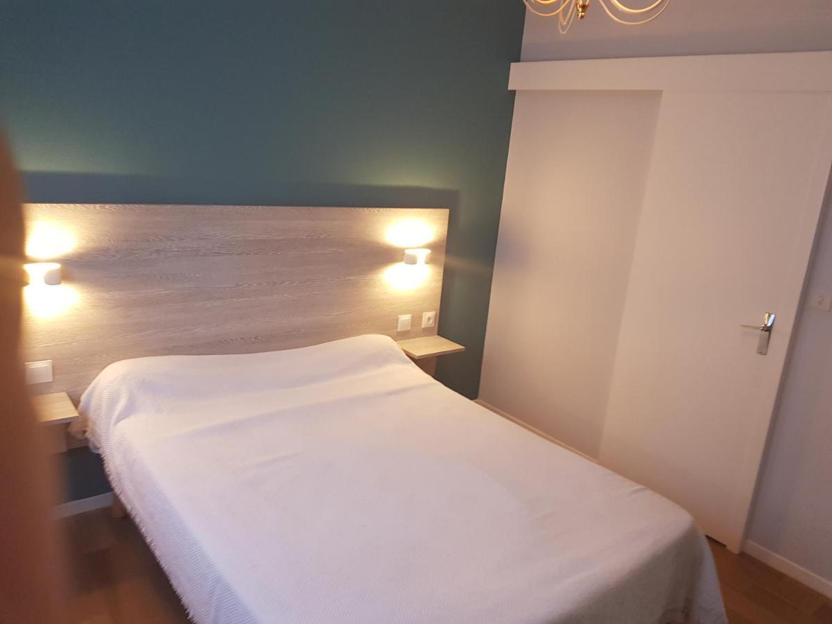 Hotel Restaurant Le Bourgneuf Morlaas Eksteriør billede